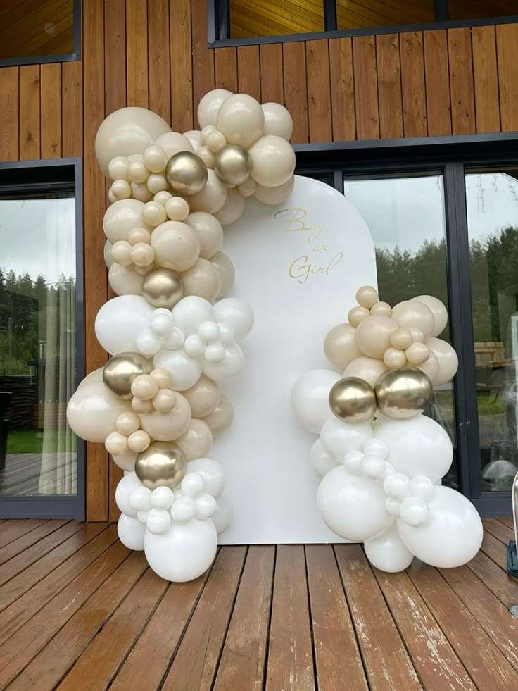 Chiara Wall Birthday Balloon (150-200 Balloons)